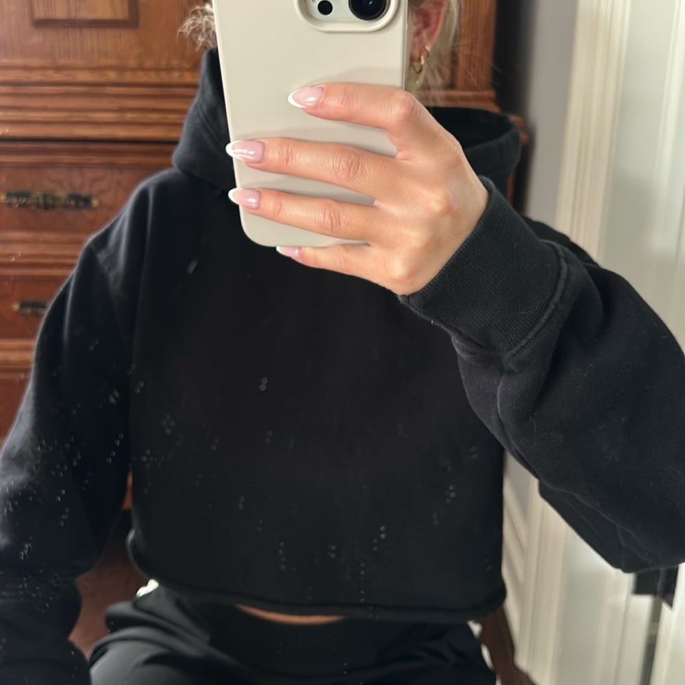 TNA CROPPED HOODIE